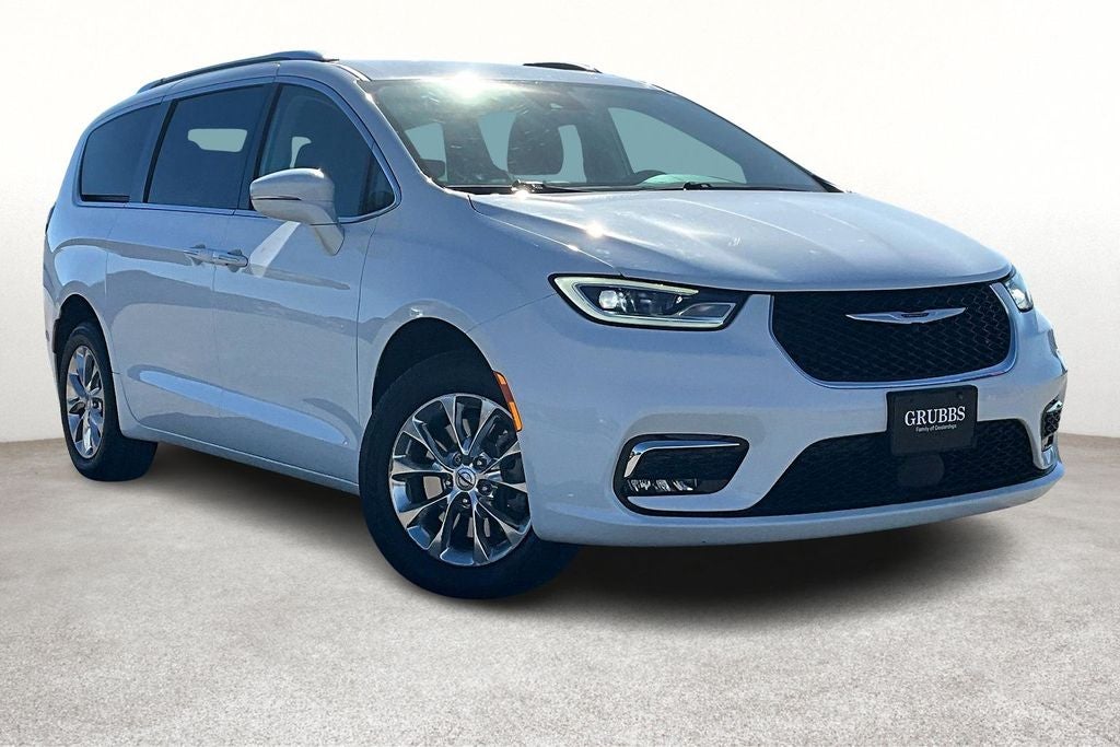 2021 Chrysler Pacifica Touring L in Bright White Clearcoat — front three-quarter view