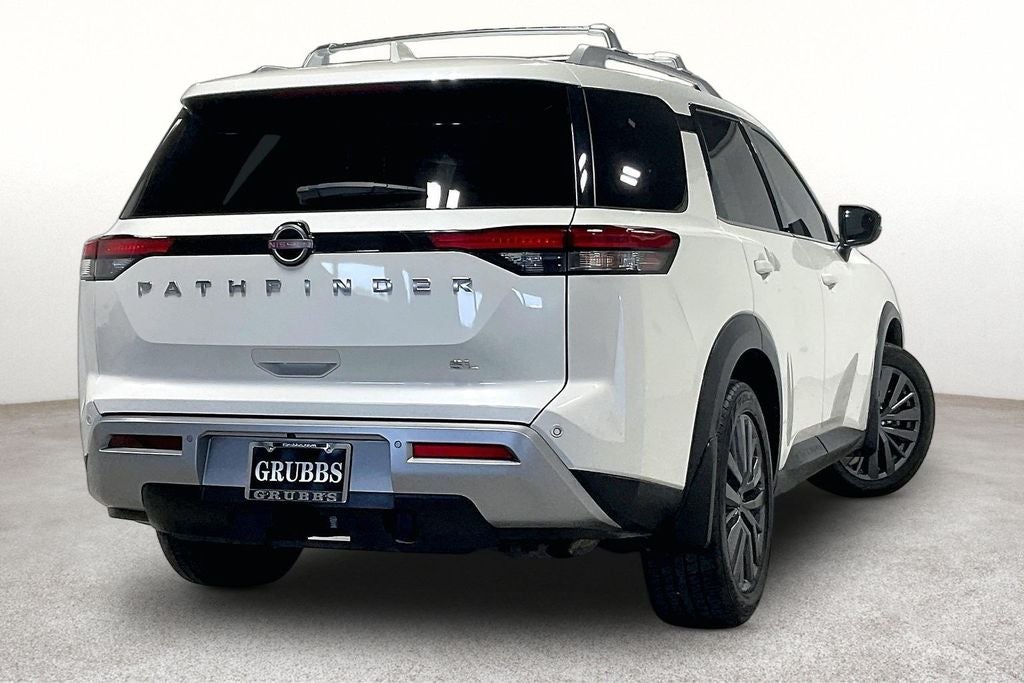 2022 Nissan Pathfinder — side profile view
